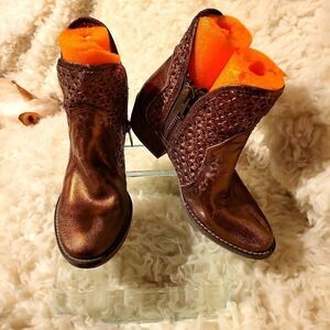 Brand new real leather circle g, hand made in Mexico distressed metallic gold,